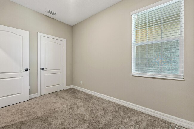 Building Photo - 1817 Party Pl