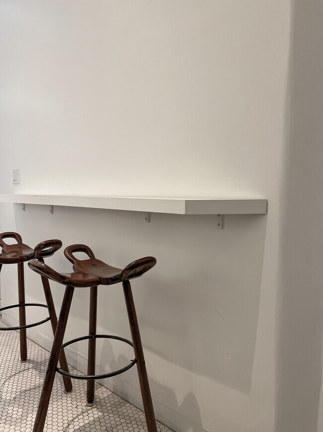 Building Photo - 234 Columbia Pl