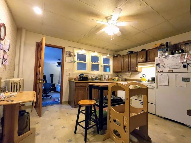 Building Photo - 201 Linn St