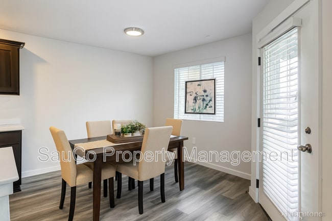 Building Photo - 2564 Hawthorne St