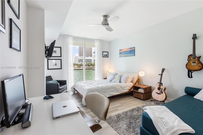 Building Photo - 901 Brickell Key Blvd