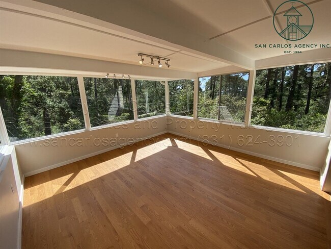 Building Photo - Private and Updated Three Bedroom Carmel H...