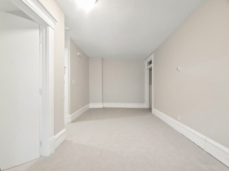 Building Photo - 644 Van Buren St NE