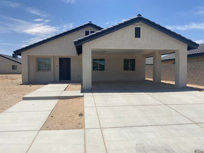 Primary Photo - 4655 E Los Olivos Dr