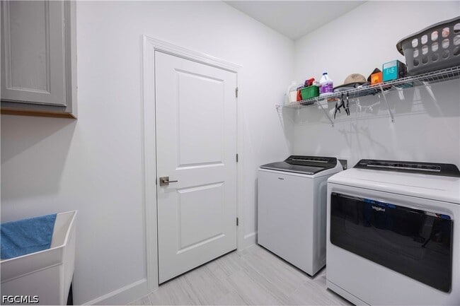 Building Photo - 10383 Maddox Ln