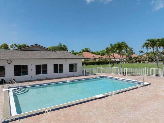 Building Photo - 5483 Peppertree Dr