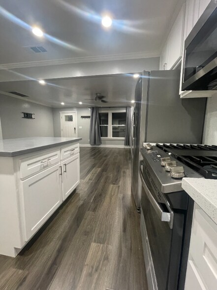 Building Photo - 3318 Truckee Way