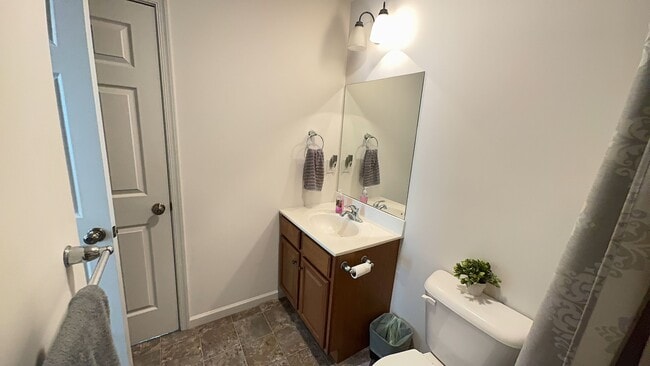 Building Photo - Beautiful 3 Bedroom Townhome in Elizabethtown!