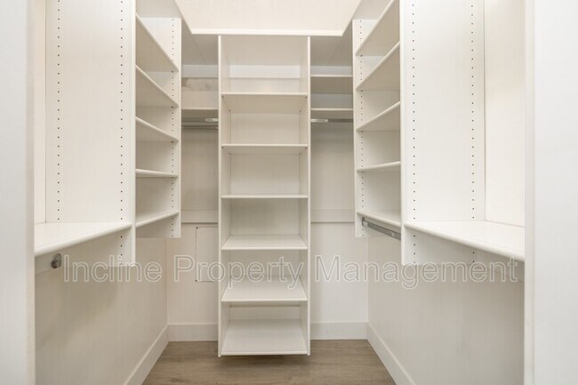 Building Photo - 2485 450 S