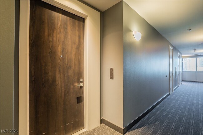 Building Photo - 4471 Dean Martin Dr