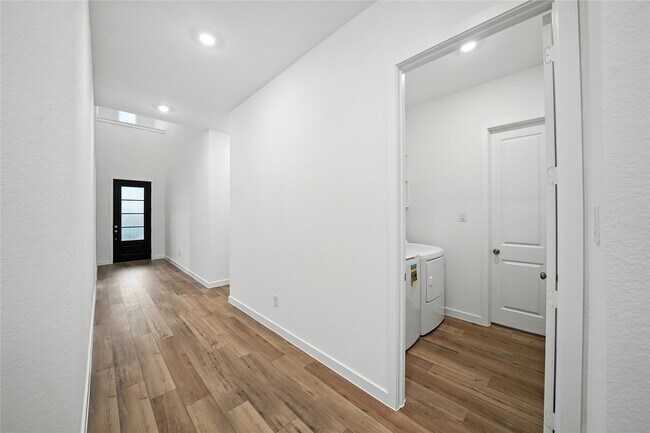 Building Photo - 31218 Anna Mdws Dr