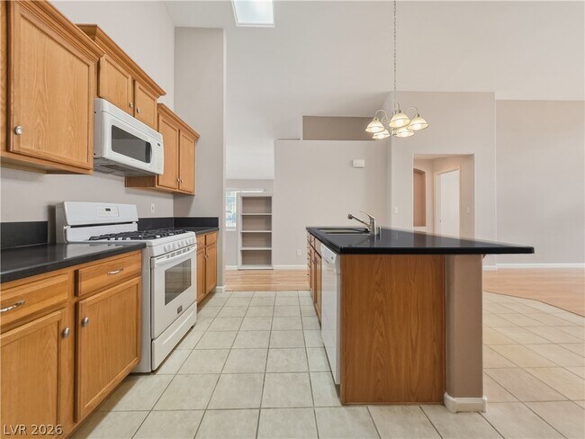 Building Photo - 1037 Blue Lantern Dr