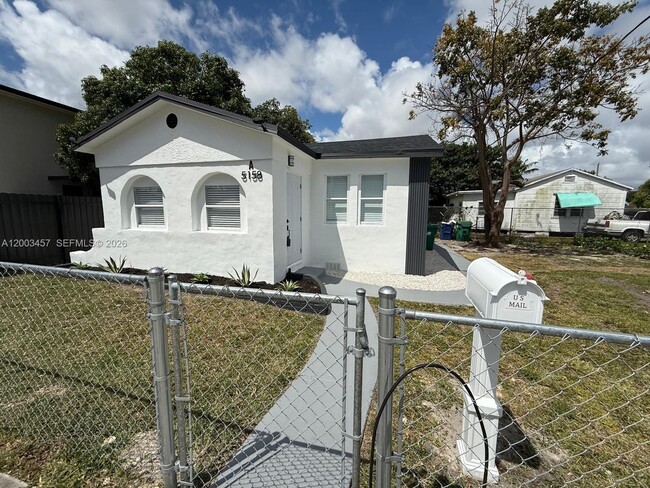Building Photo - 5158 NW 19th Ave