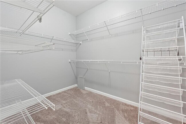 Building Photo - 3207 Haleys Way SE