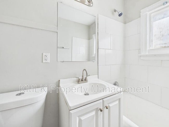 Building Photo - 1346 Kenilworth Ave