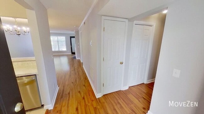 Building Photo - 1221 Westview Ln