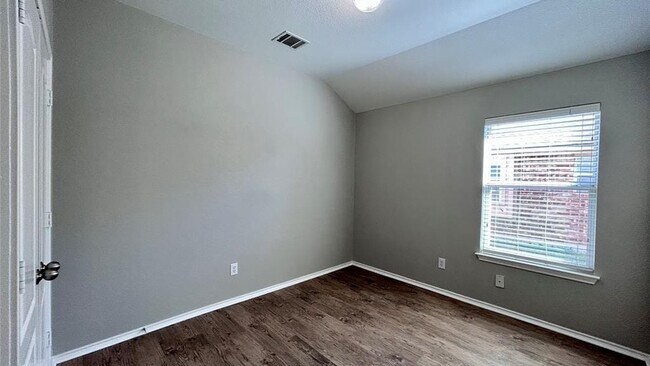 Building Photo - 2037 Rachel Ln