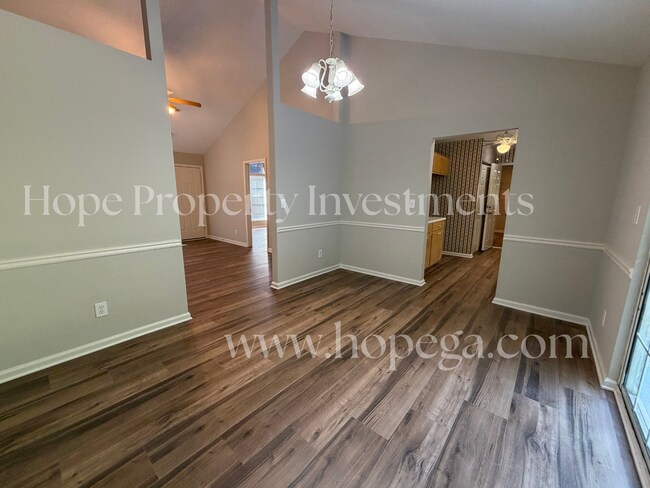 Building Photo - 172 St James Pl