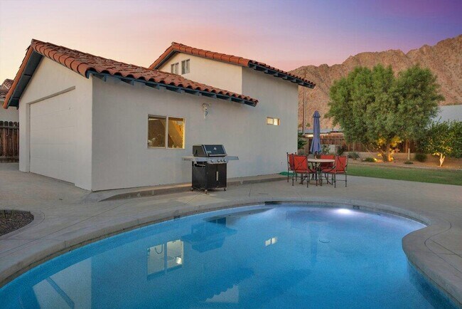 Building Photo - 52123 Avenida Diaz