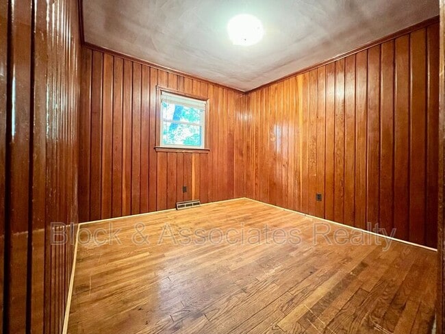 Building Photo - 139 Endsley Ave