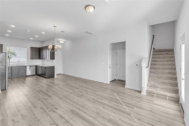 Building Photo - 1203 Showbox St