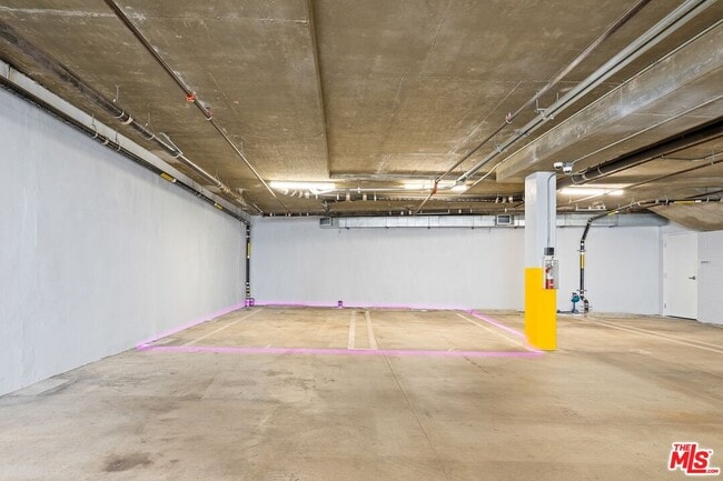 Building Photo - 1621 Malcolm Ave