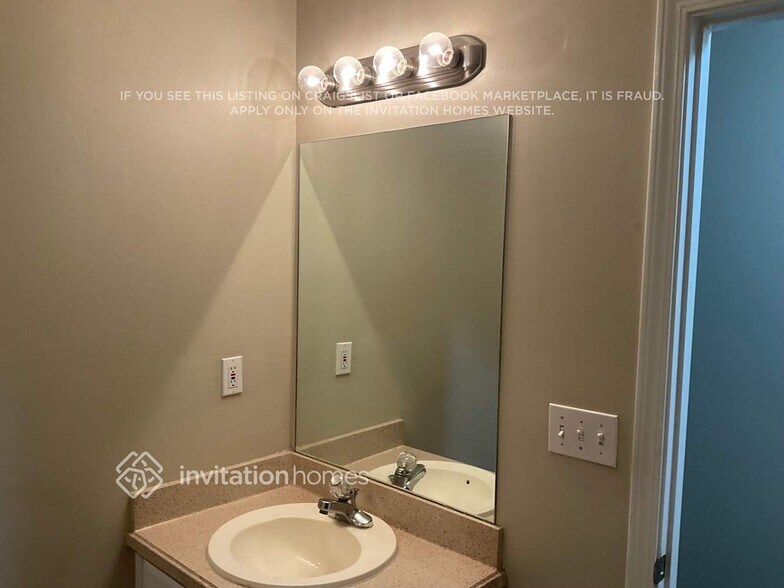 Building Photo - 650 Station View Run