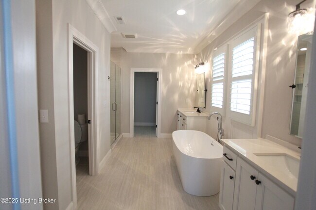 Building Photo - 6224 Mistflower Cir
