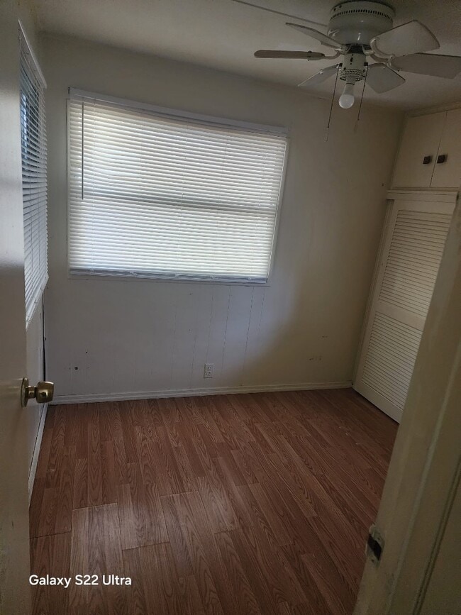 Building Photo - 1012 51st Ave Terrace W