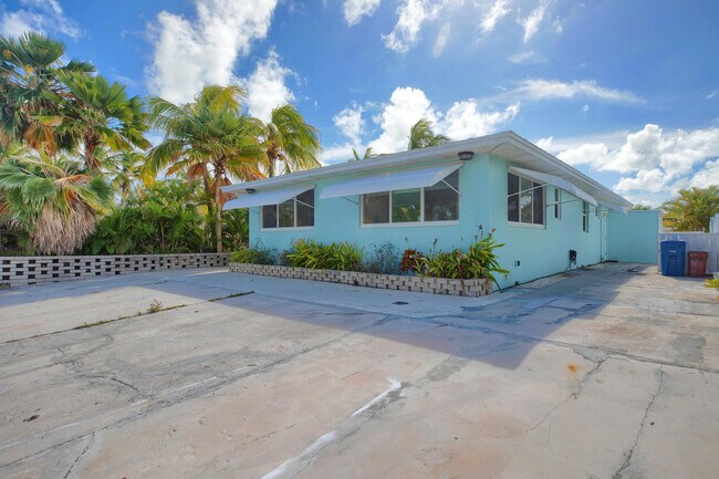 Building Photo - 599 30th St