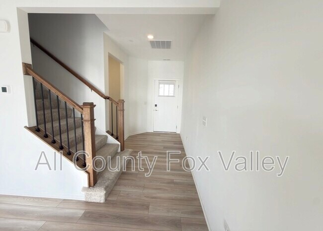 Building Photo - 1135 White Oak Cir