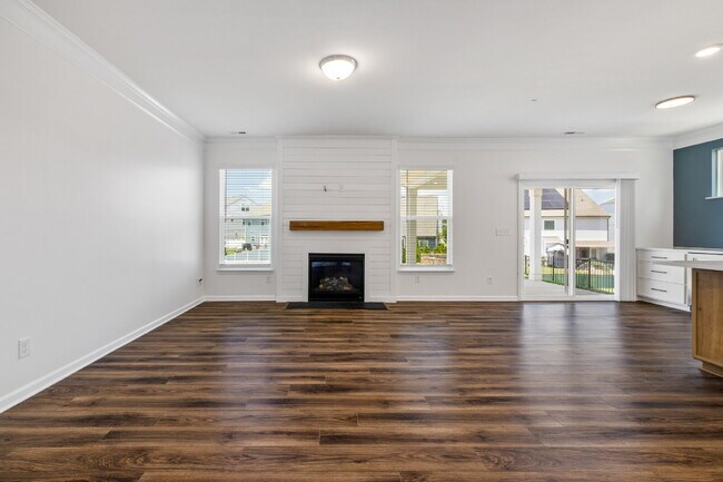 Building Photo - Spacious 5 Bedroom 3 Bath Home in highly sought after Walnut Creek!