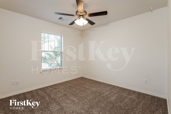 Building Photo - 2809 Cypress Springs Blvd