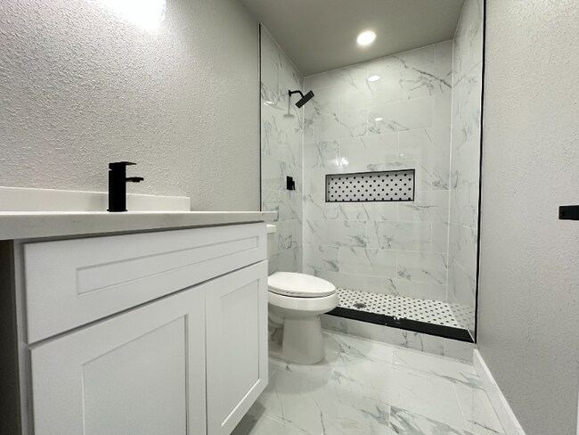 Building Photo - 5926 Par 4 Dr