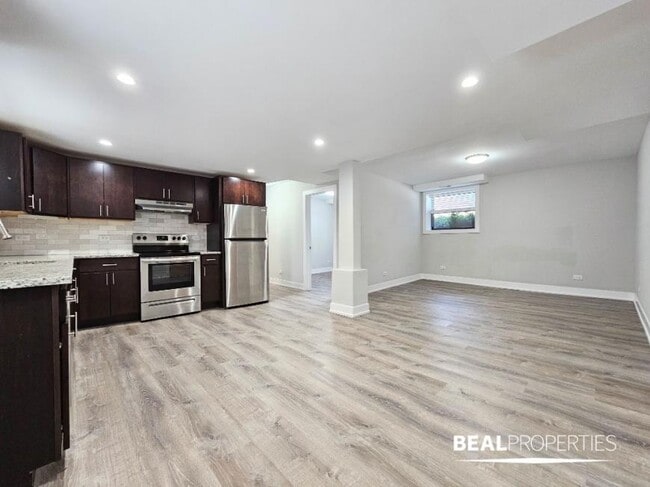 Primary Photo - 2 bedroom in EVANSTON IL 60202