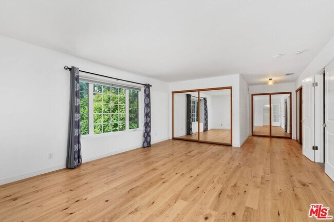 Building Photo - 21663 Ulmus Dr