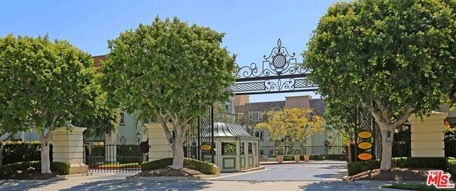 Building Photo - 10106 Empyrean Way