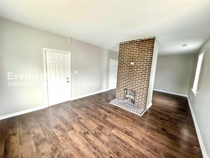 Building Photo - 318 Oregon St