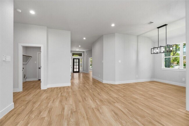 Building Photo - 14203 Sandalfoot St