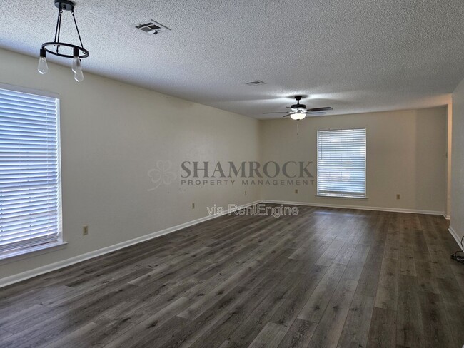 Building Photo - 6625 Dunn Dr