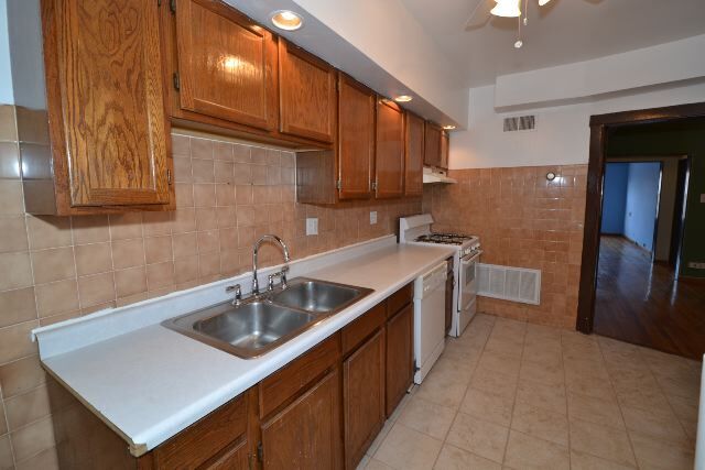 Building Photo - 3247 N Damen Ave