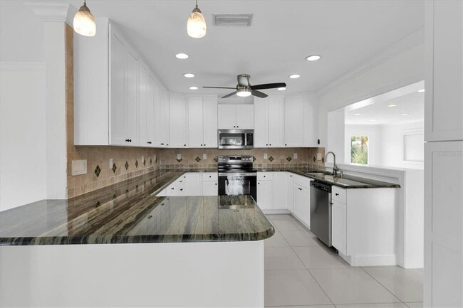 Building Photo - 314 Bahia Vista Dr