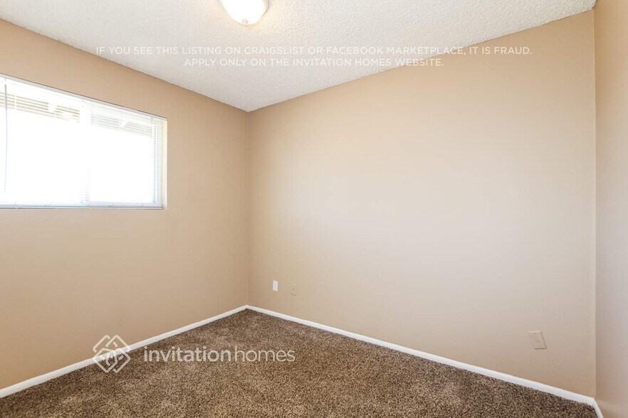 Building Photo - 4422 W Sanna St