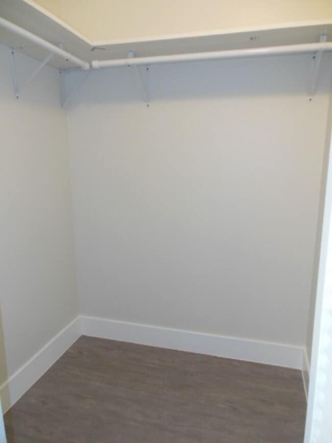 Building Photo - Move-In Ready Rental near Tanger Outlets!