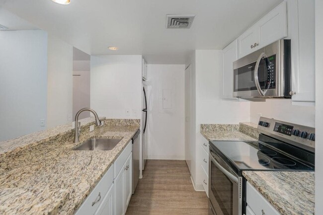 Building Photo - 133 W Locust St