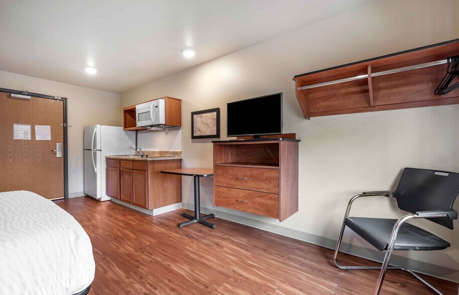Building Photo - Furnished Studio-Dayton - Miamisburg