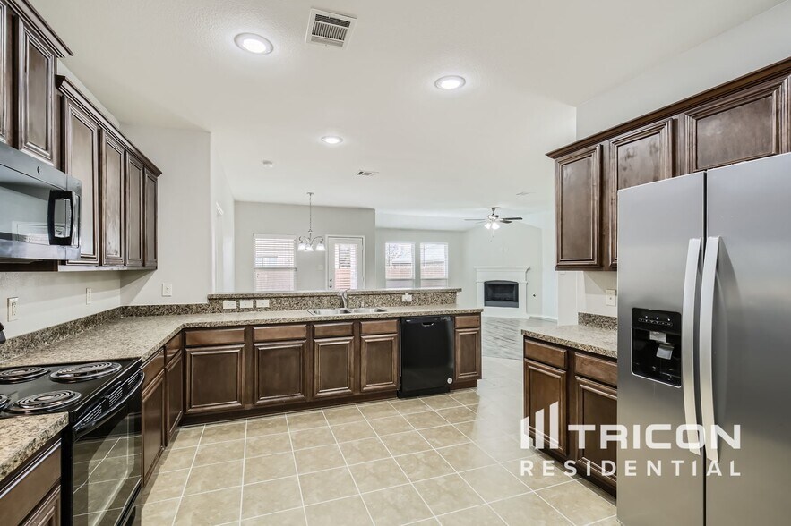Building Photo - 205 Independence Tr