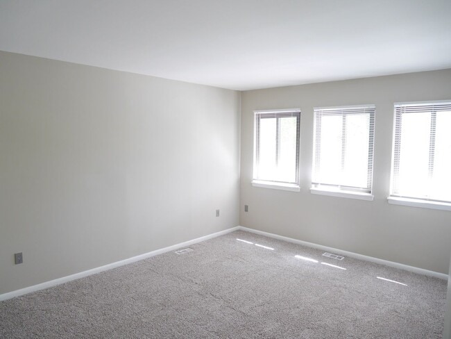 Building Photo - Columbia Contemporary Charmer in a Prime L...