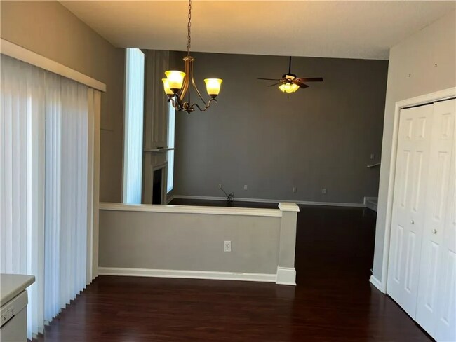 Building Photo - 4030 Ridgefair Dr