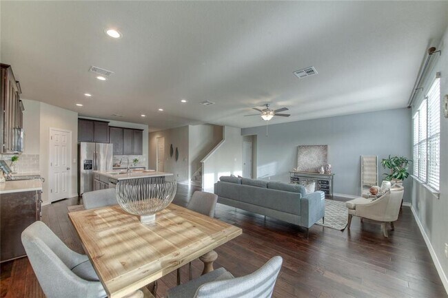 Building Photo - 173 Flexus Ln